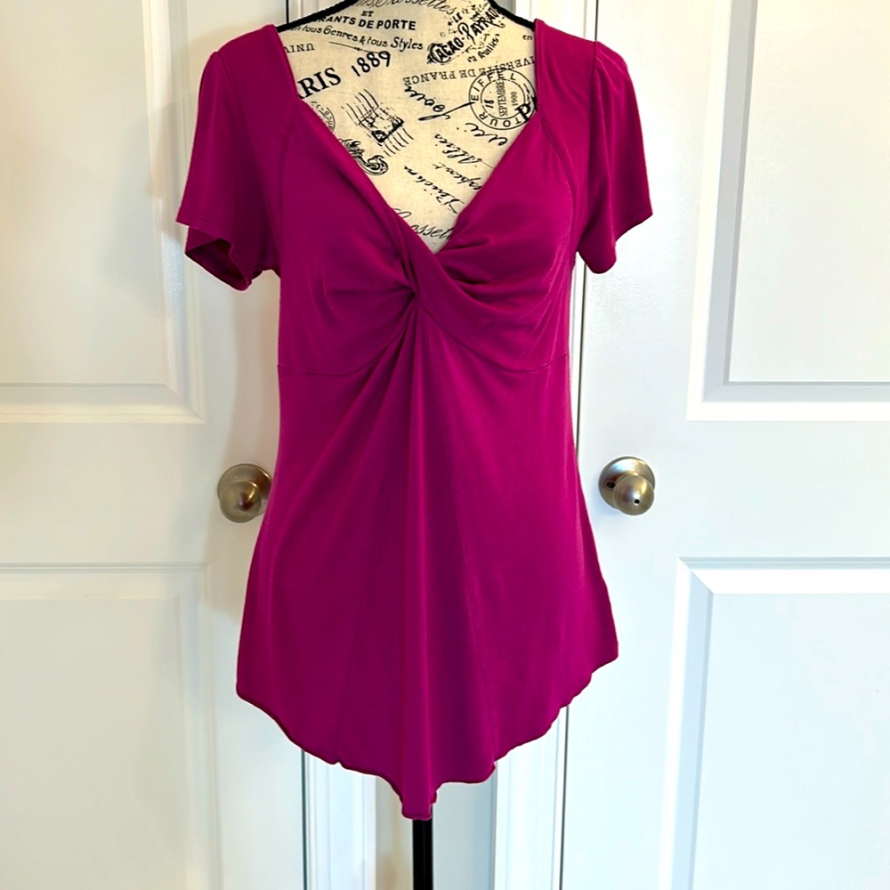 👚👚👚 Flattering Athleta Top